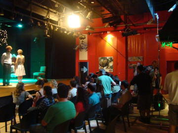 Escena de Para vestir santos en Comunicanto